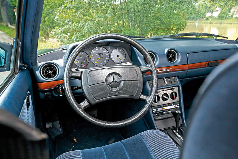 Mercerdes-Benz S123, Cockpit