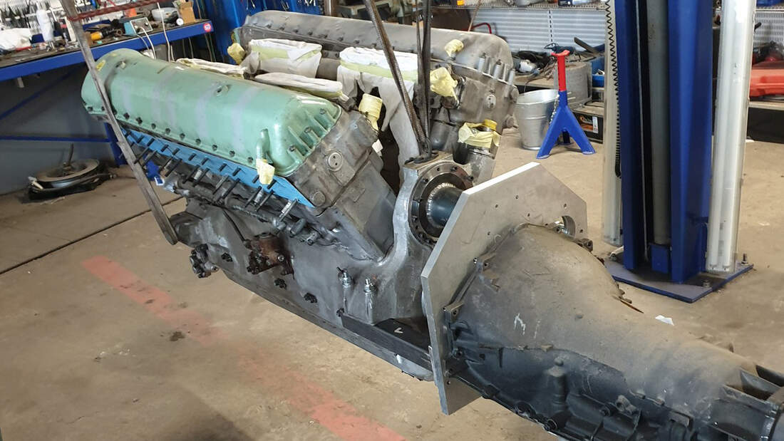 Meteor Interceptor: Ford Crown Vic mit 2.500-PS-Panzermotor | AUTO ...