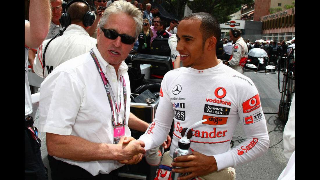 Michael Douglas und Lewis Hamilton beim GP Monaco