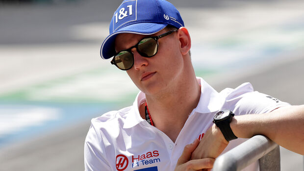 Mick Schumacher - Haas - F1-Test Bahrain - Tag 1 - 10. März 2022