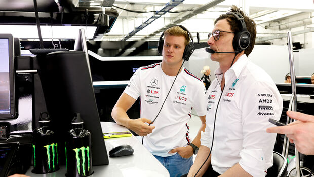 Mick Schumacher - Toto Wolff - Mercedes - Formel 1 - GP Bahrain 2023
