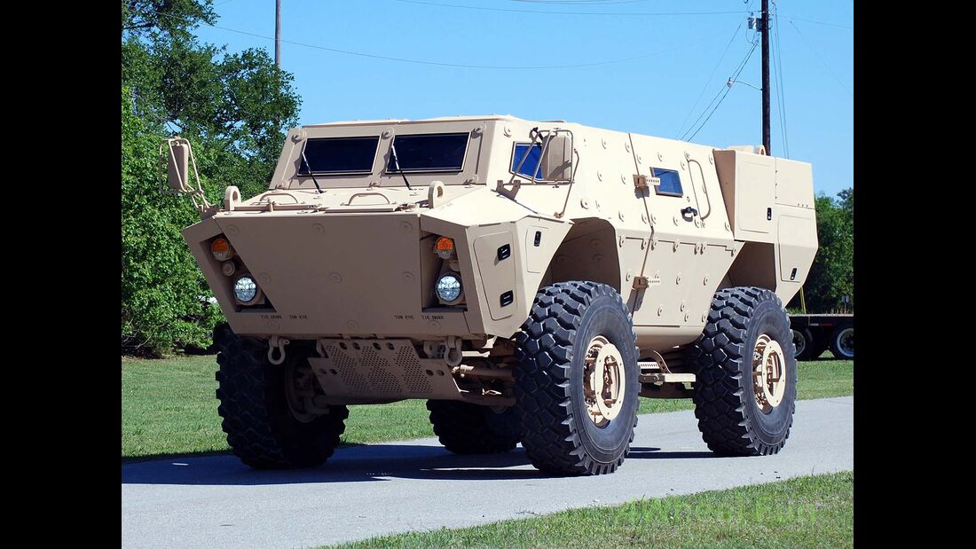 Militär-Geländewagen, military 4x4 offroader