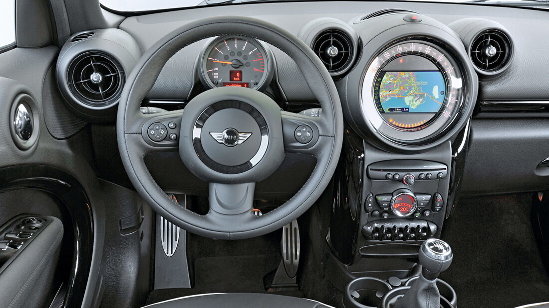 Mini Countryman Cooper S, Cockpit