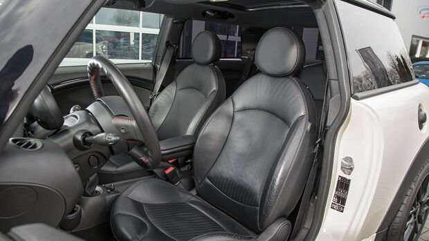 Mini John Cooper Works, Interieur