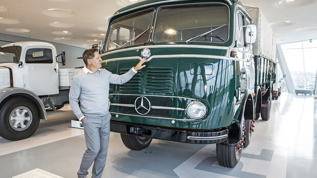 Mit Gorden Wagener im Mercedes-Museum