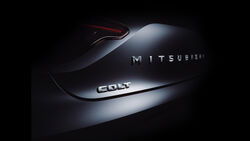 Mitsubishi Colt 2023 Teaser Typenschild Schriftzug Emblem