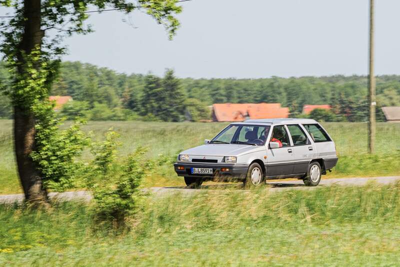 Mitsubishi Lancer Combi 1500 EXE, C12V (1990)