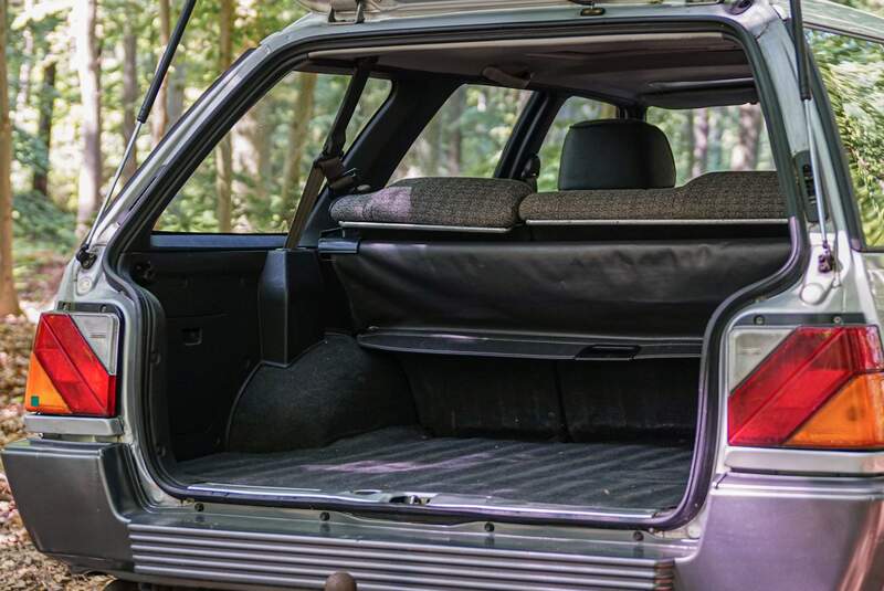 Mitsubishi Lancer Combi 1500 EXE, C12V (1990)