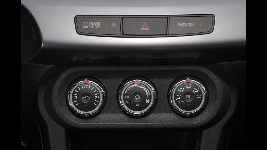 Mitsubishi Lancer Sportback 1.6 XTRA, Cockpit