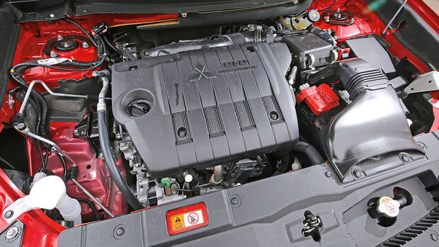 Mitsubishi Outlander 2.2 DI-D 4WD Motor