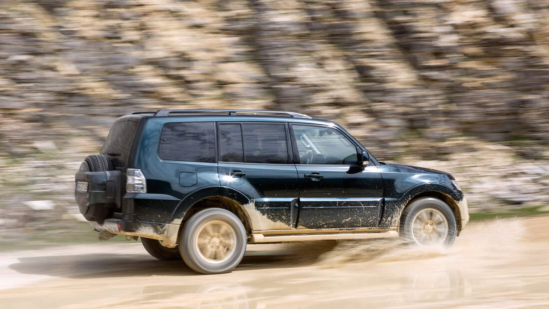 Pajero, Pathfinder, Defender und Landcruiser: SUV-Urgesteine im Gelände ...