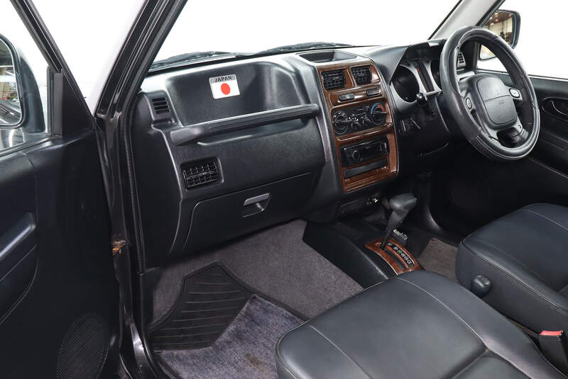 Mitsubishi Pajero Jr. Flying Pug (1998)