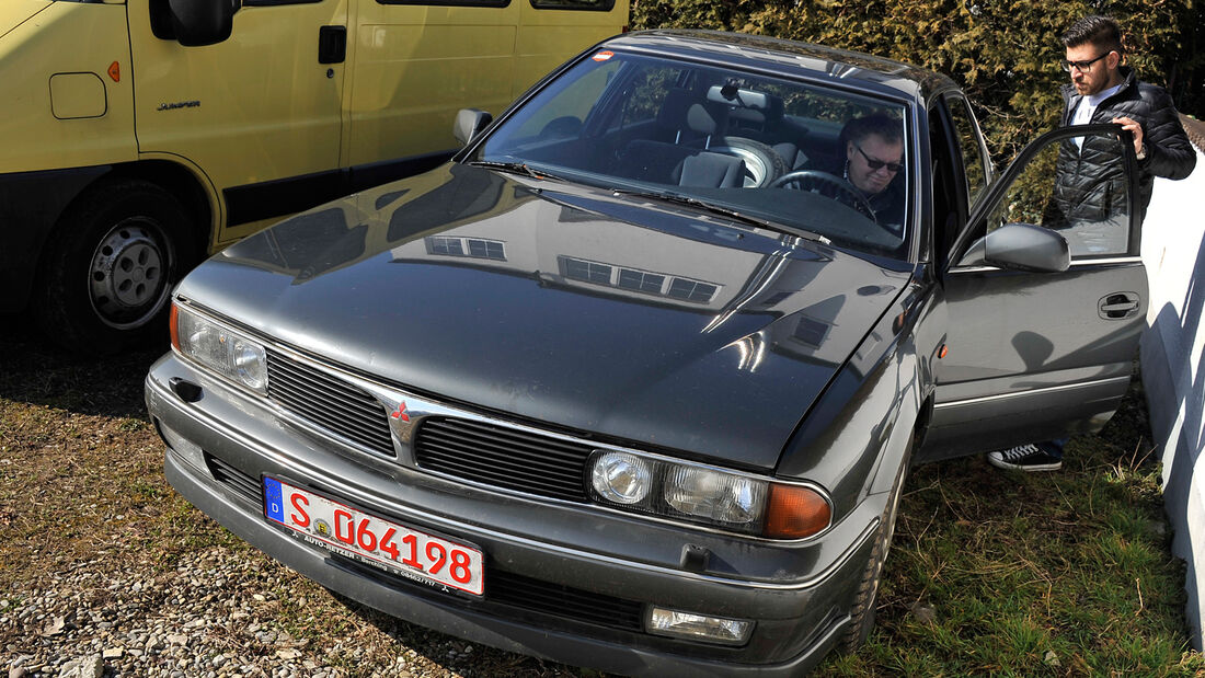 Mitsubishi Sigma 3.0 V6, Schrottplatz, Impression