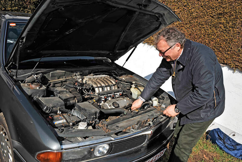 Mitsubishi Sigma 3.0 V6, Schrottplatz, Motor