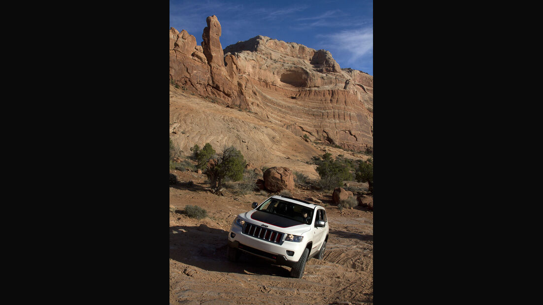 Moab Easter Jeep Safari Concepts 2012: Jeep Grand Cherokee Trailhawk, Jeep Wrangler Apache, Jeep Mighty FC, Jeep J-12, Jeep Wrangler Traildozer