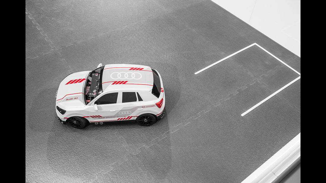 Modellauto Audi Q2 deep learning concept