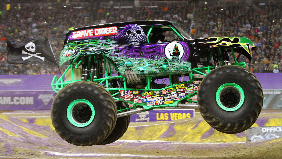 monster-trucks-in-action-halloween-mit-grave-digger-co-auto-motor