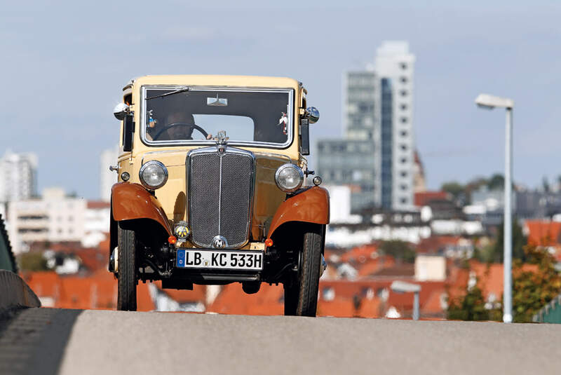 Morris Minor Saloon, Front