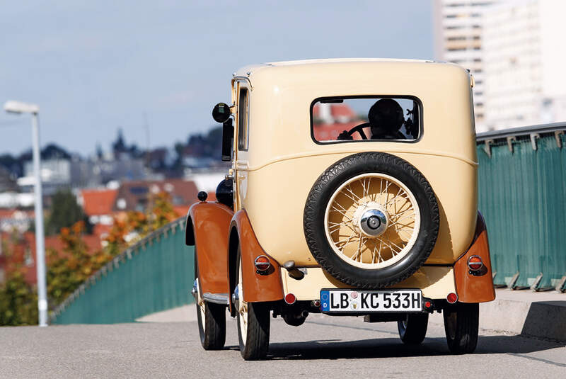 Morris Minor Saloon, Heck