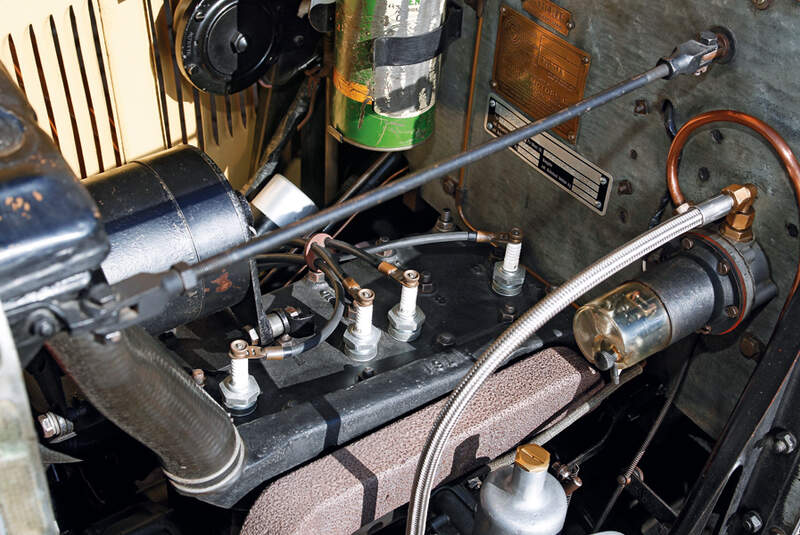 Morris Minor Saloon,  Kolben, Vierzylinder Motor, Detail 
