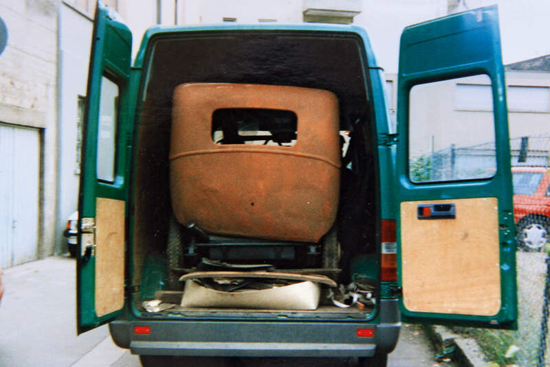 Morris Minor Saloon beim Abtransport