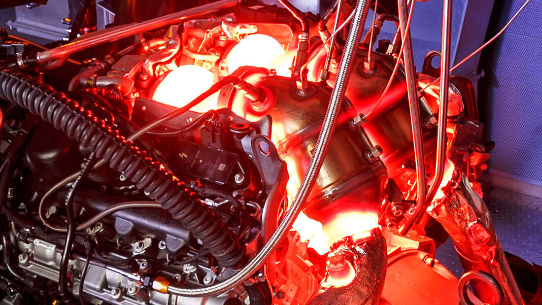 Motor Mercedes AMG GT, Prüfstand, glühend Turbolader