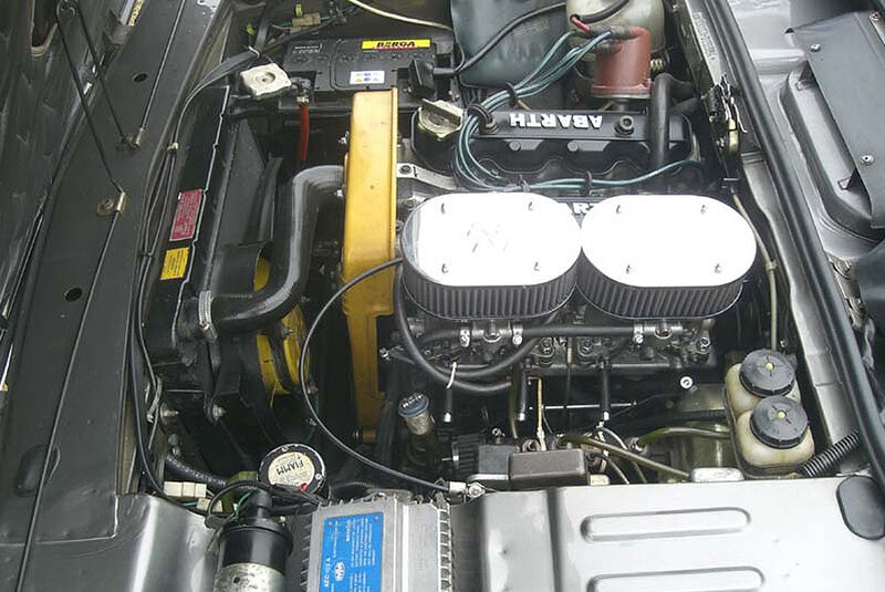 Motor eines Fiat 124 Sport Coupé von 1973