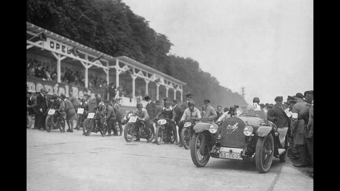 Motorradrennen auf der Opel-Rennbahn 1923