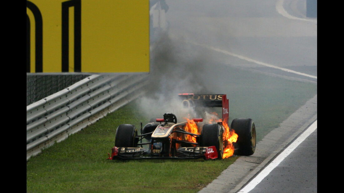Nick Heidfeld GP Ungarn Crashs 2011