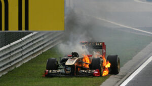 Nick Heidfeld GP Ungarn Crashs 2011