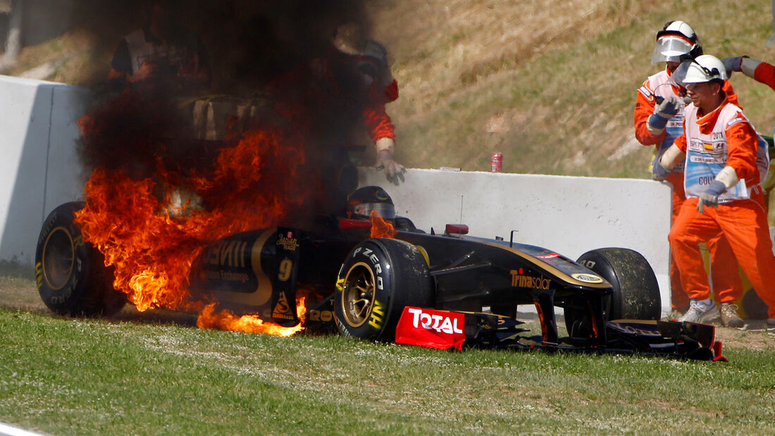 Nick Heifeld - Lotus - Feuer - GP Spanien 2011