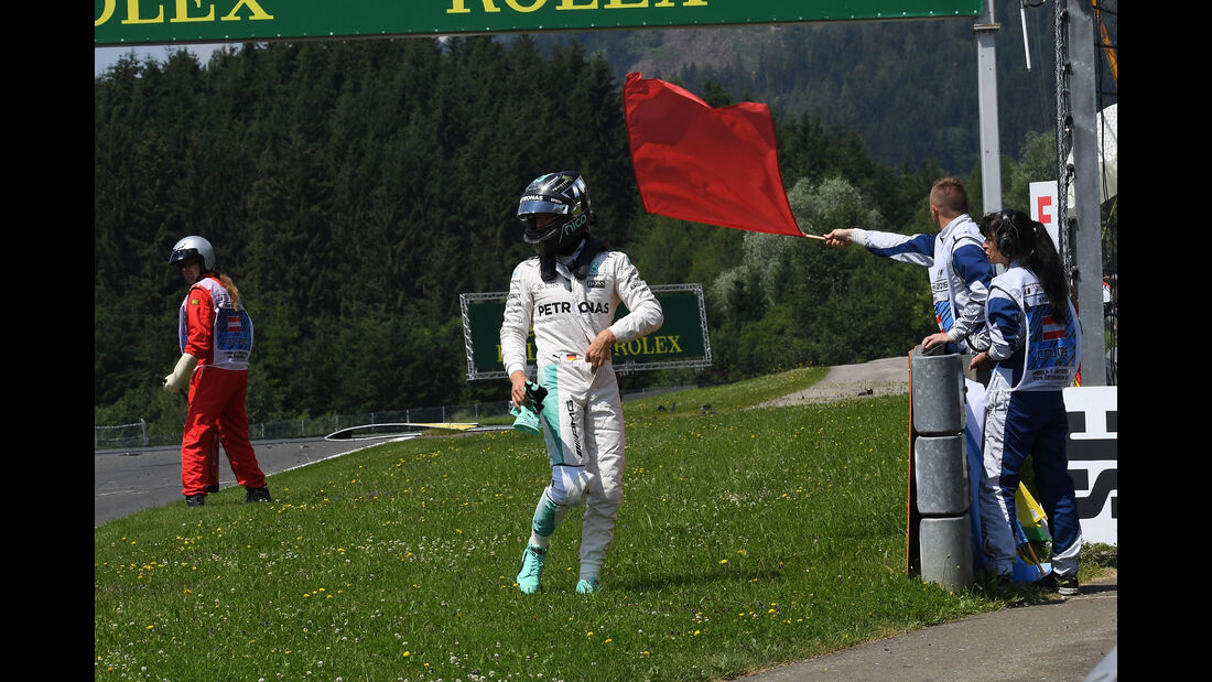 Nico Rosberg - Crash - Mercedes - Formel 1 - GP Österreich - 2. Juli 2016