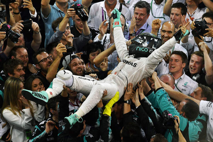 https://imgr1.auto-motor-und-sport.de/Nico-Rosberg-Formel-1-GP-Abu-Dhabi-2016-fotoshowBig-c368c53d-993244.jpg