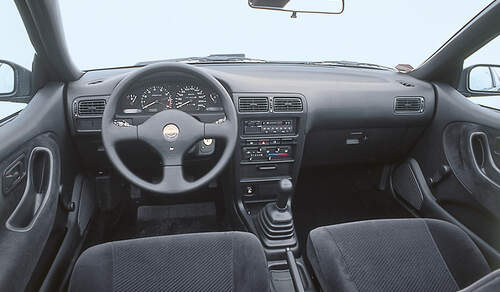 Nissan 100 NX, Cockpit