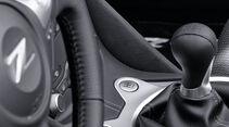 Nissan 370 Z Roadster, Detail, Lenkrad, Emblem