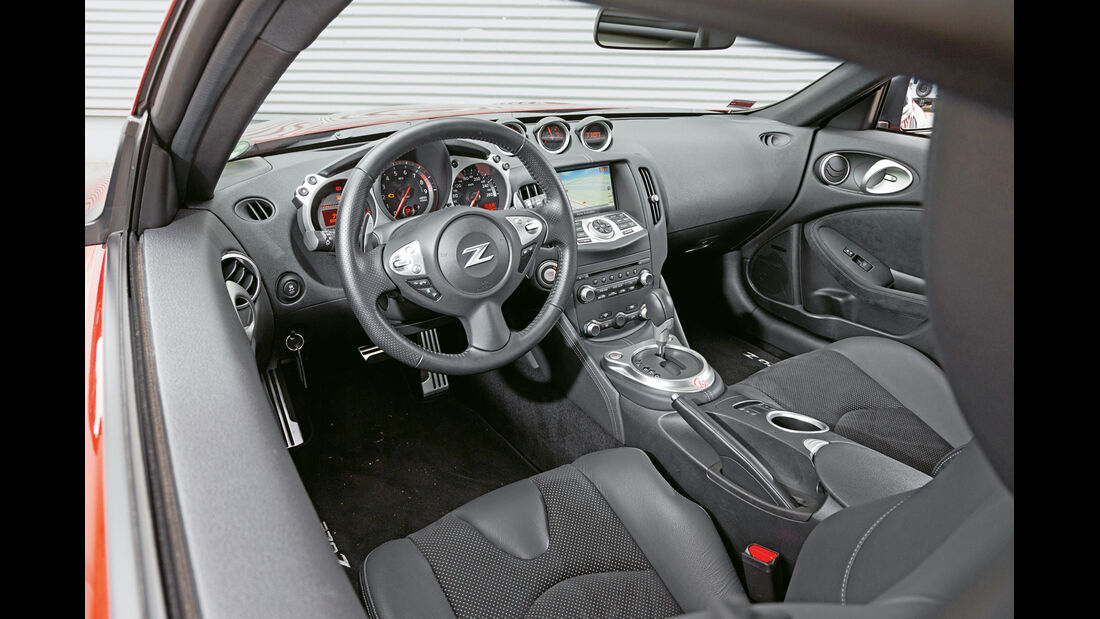 Nissan 370Z, Cockpit