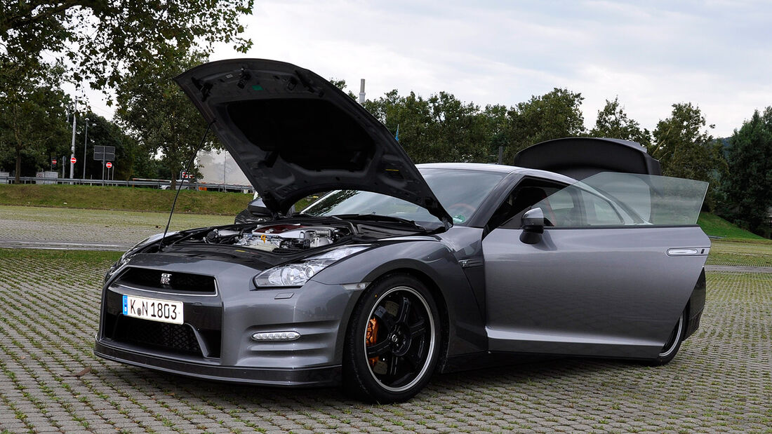 Nissan GT-R