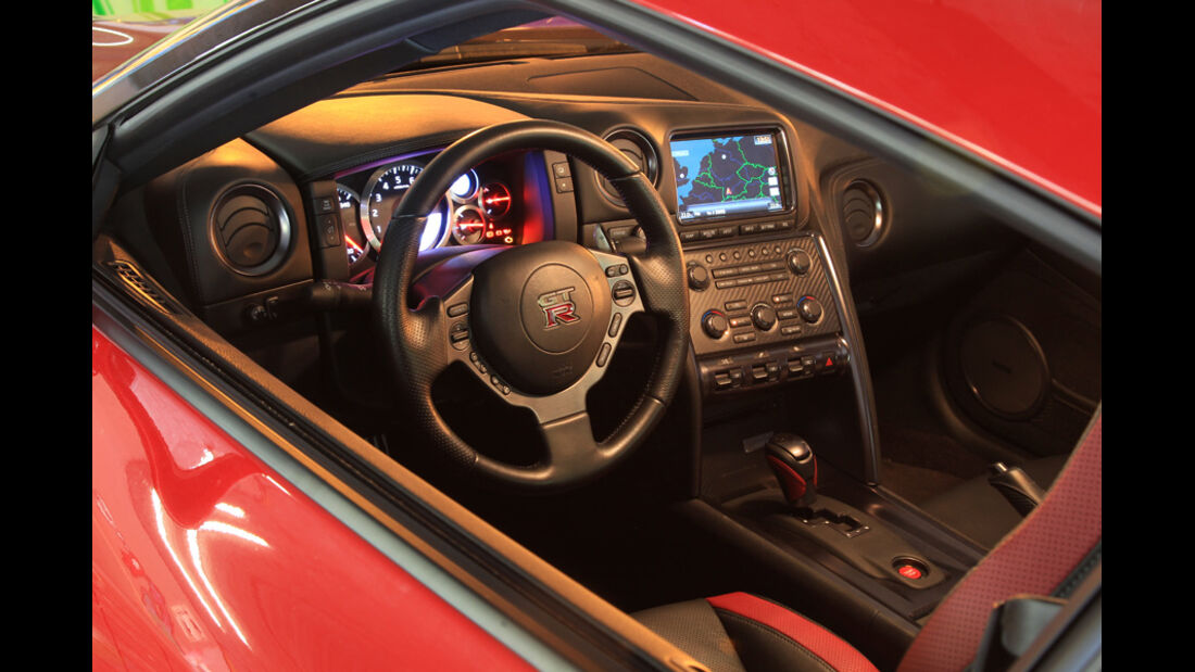 Nissan GT-R, Cockpit