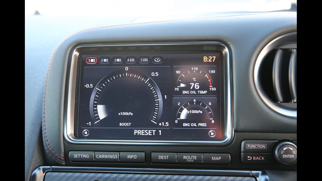 Nissan GT-R, Monitor, Anzeigen