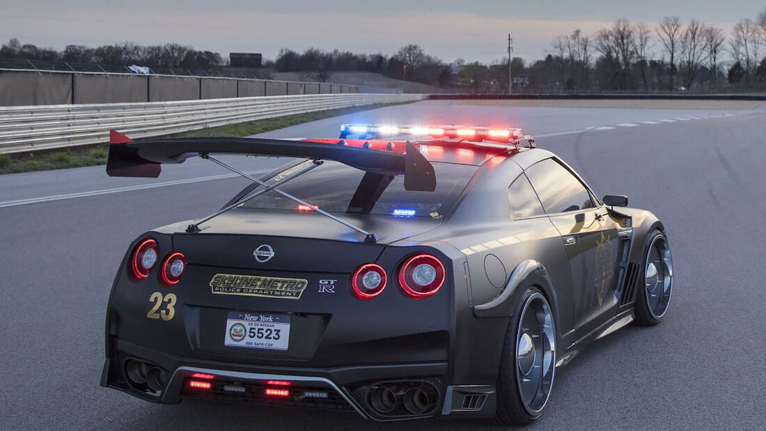 Nissan GT-R Police Pursuit