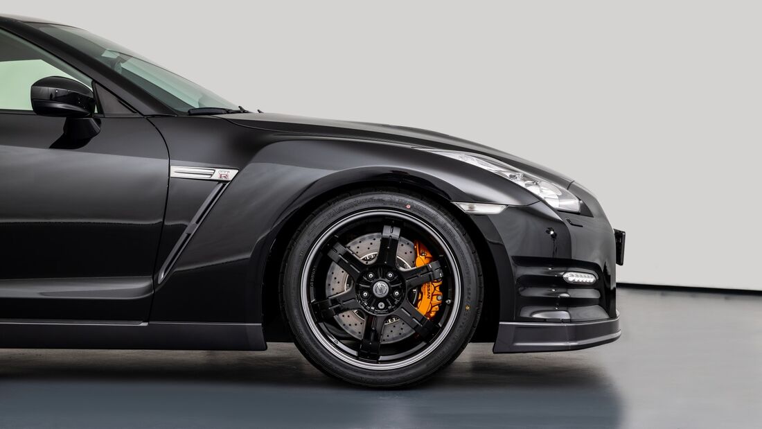 Nissan GT-R R35 Black Edition - Sebastian Vettel