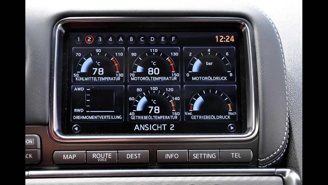 Nissan GT-R, Touchscreen