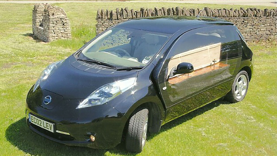 Nissan Leaf Leichenwagen Elektroauto