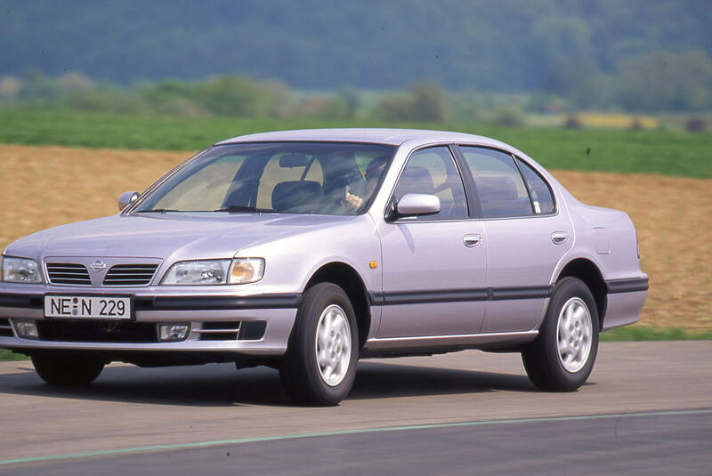 Nissan Maxima QX (1995)