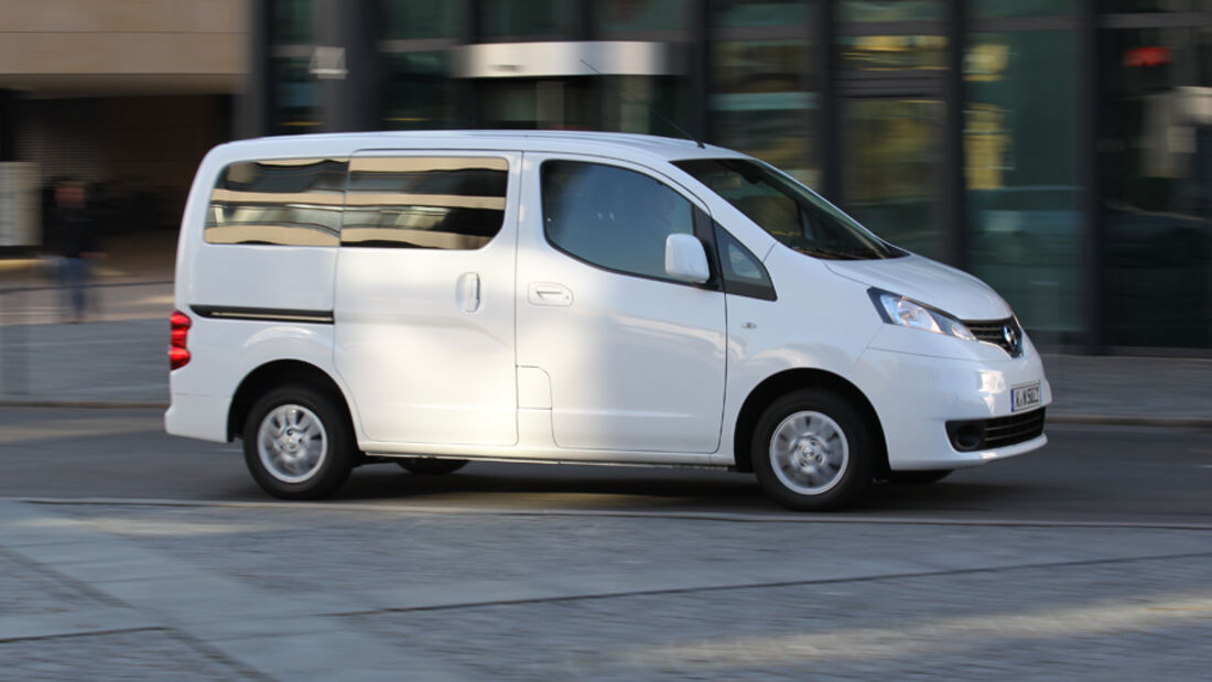 Nissan NV 200 Evalia dCi 110, Seitenansicht