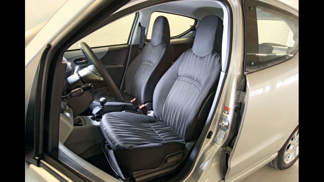 Nissan Pixo, Innenraum, Sitze