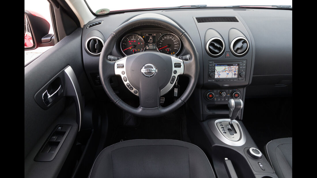 Nissan Qashqai +2 2.0 dCi, Cockpit, Lenkrad