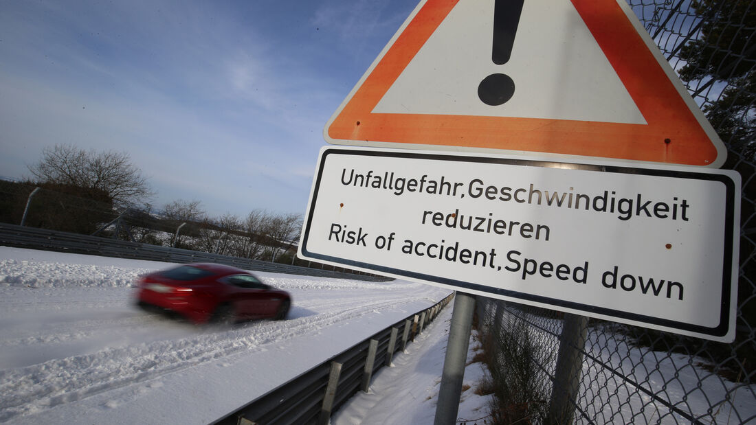 Nordschleife im Schnee, Impression Jaguar F-Type R AWD Coupé