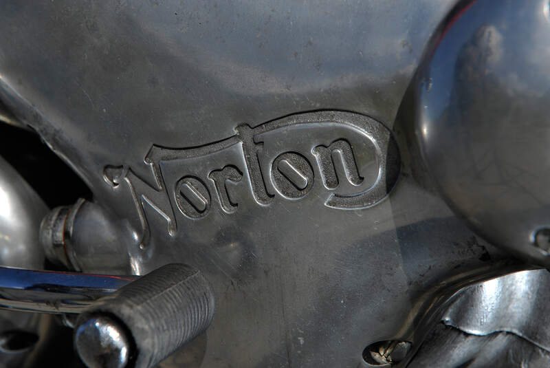 Norton 850 Commando, Emblem, Detail