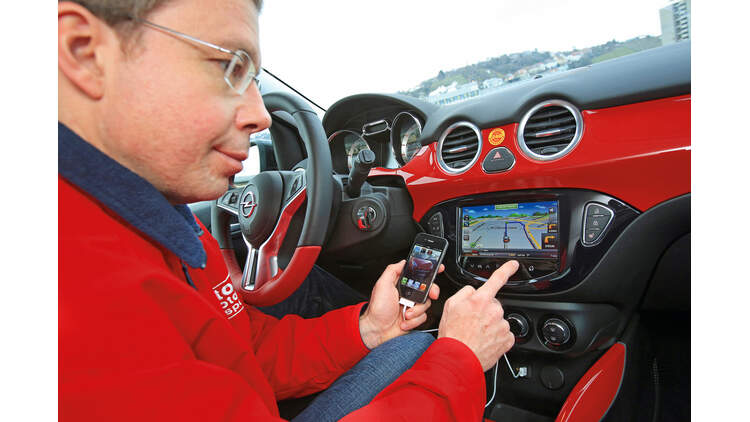 Opel Adam Infotainment Gunstig Navigieren Mit Smartphone Und App Auto Motor Und Sport